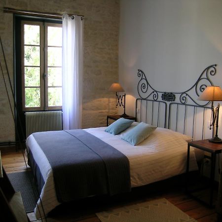 Les 2 Madeleine Bed & Breakfast Saint-Saturnin-du-Bois Екстериор снимка