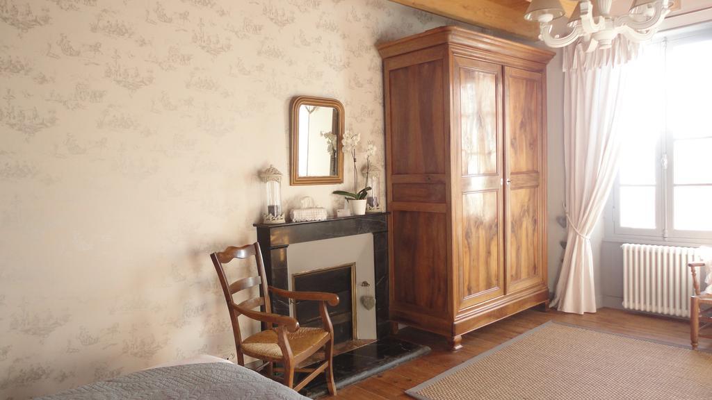 Les 2 Madeleine Bed & Breakfast Saint-Saturnin-du-Bois Стая снимка
