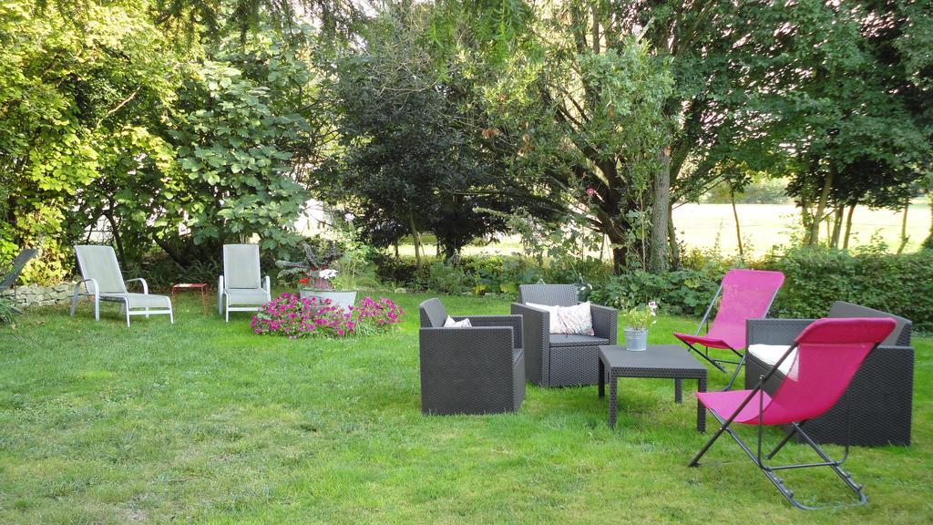 Les 2 Madeleine Bed & Breakfast Saint-Saturnin-du-Bois Екстериор снимка