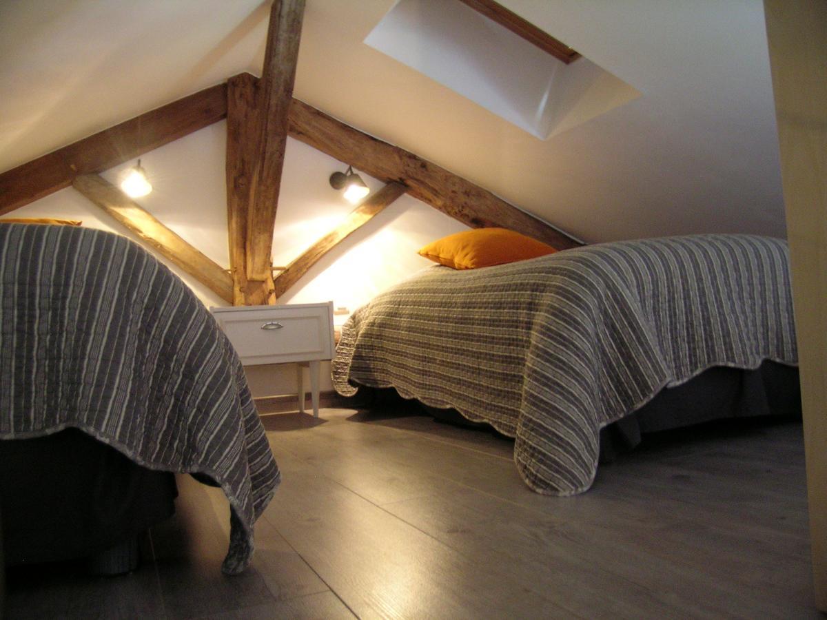 Les 2 Madeleine Bed & Breakfast Saint-Saturnin-du-Bois Екстериор снимка