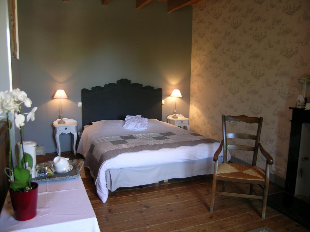 Les 2 Madeleine Bed & Breakfast Saint-Saturnin-du-Bois Екстериор снимка