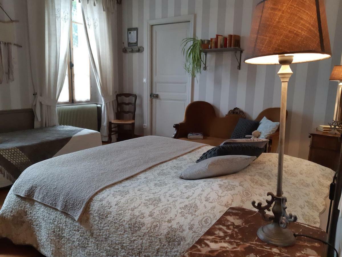 Les 2 Madeleine Bed & Breakfast Saint-Saturnin-du-Bois Екстериор снимка