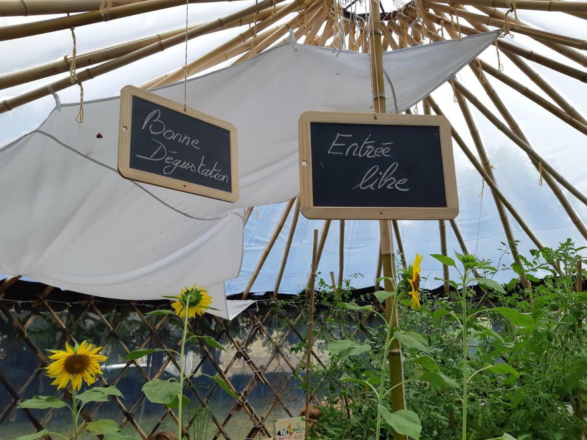 Les 2 Madeleine Bed & Breakfast Saint-Saturnin-du-Bois Екстериор снимка
