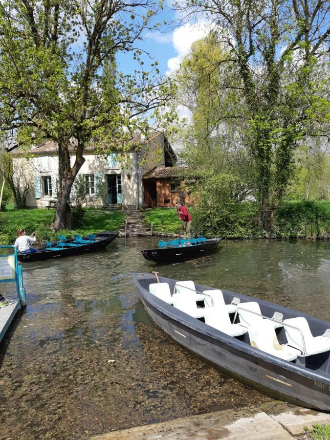 Les 2 Madeleine Bed & Breakfast Saint-Saturnin-du-Bois Екстериор снимка