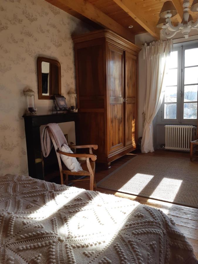 Les 2 Madeleine Bed & Breakfast Saint-Saturnin-du-Bois Екстериор снимка